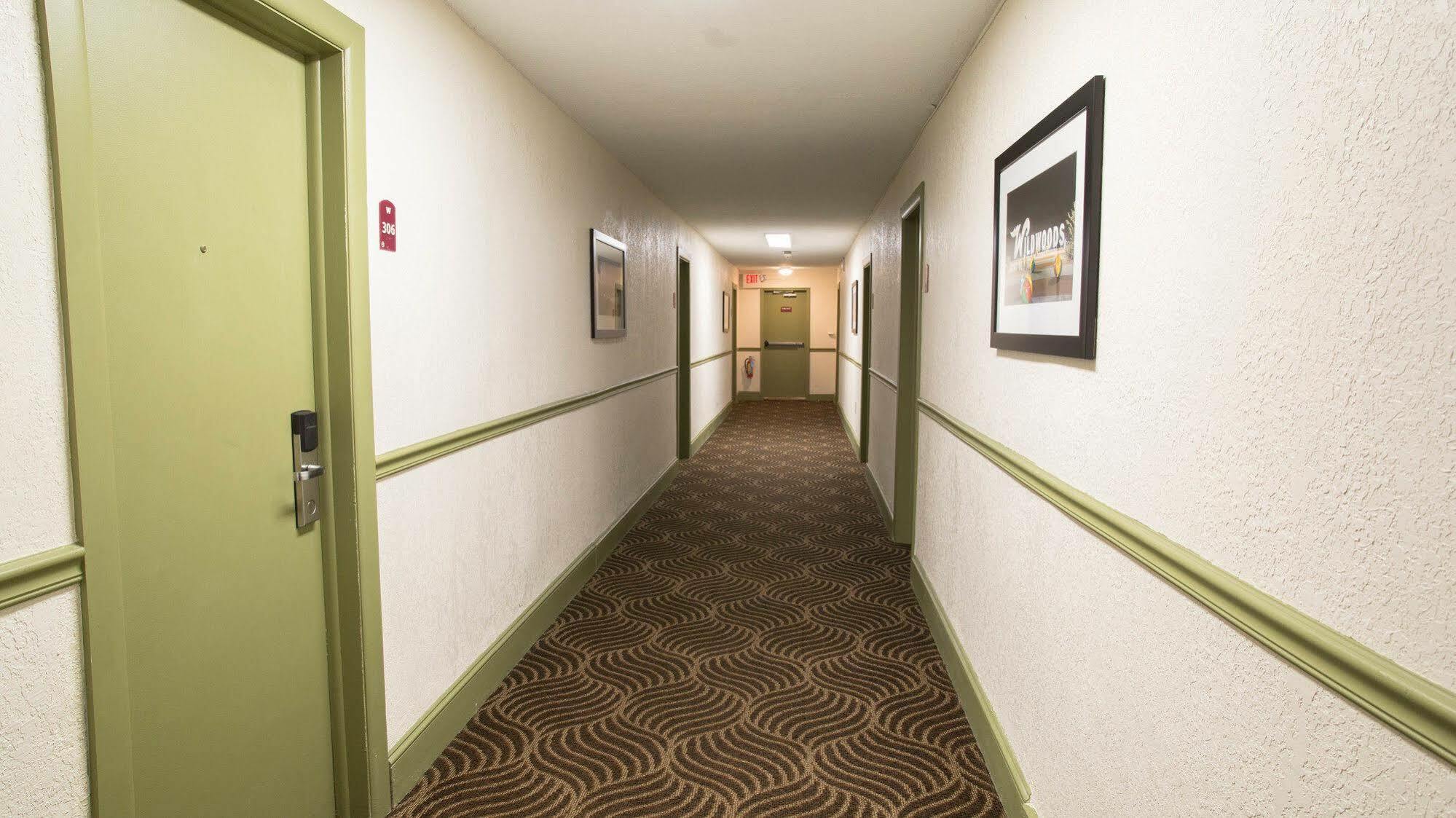 Motel Travelodge & Boardwalk 3*